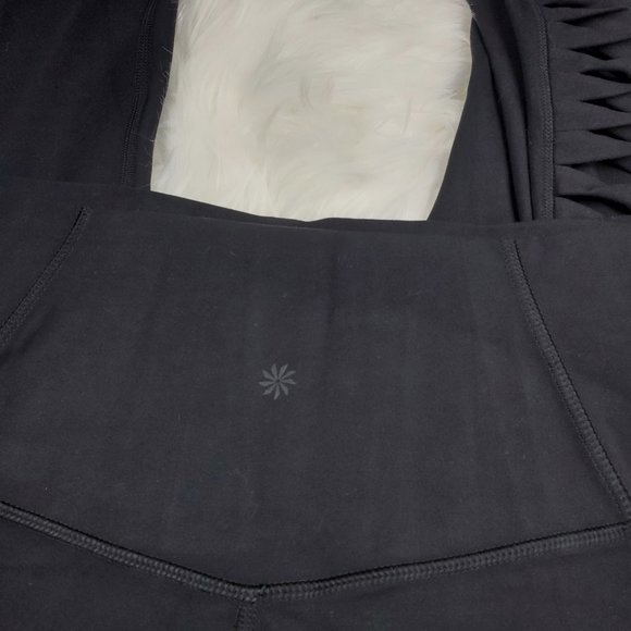 NWOT Athleta Black Salutation Twist 7/8 Leggings - Picture 7 of 8